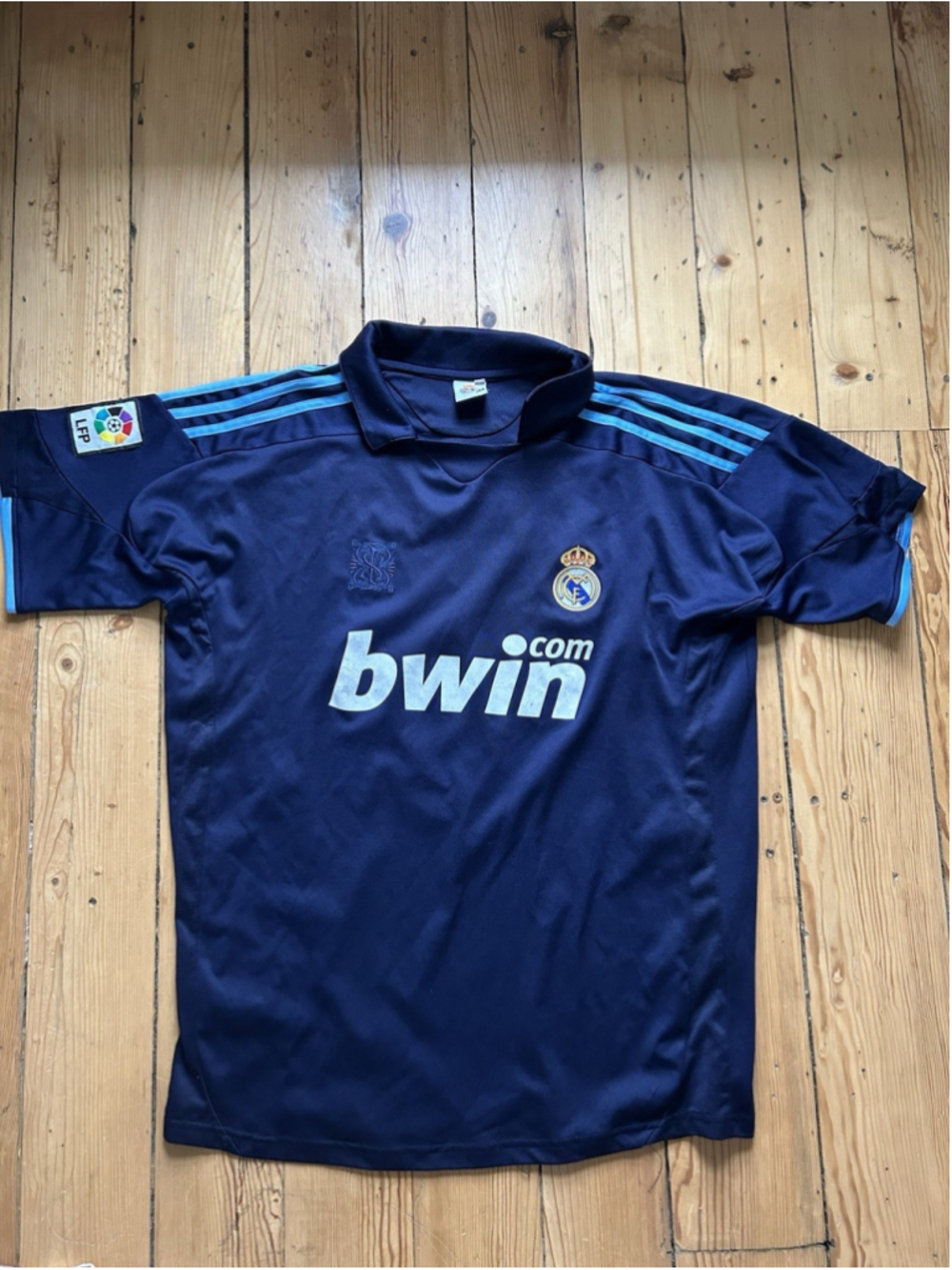 Vintage Real Madrid 2000’s Jersey Men’s Size XL Men’s Ronaldo
